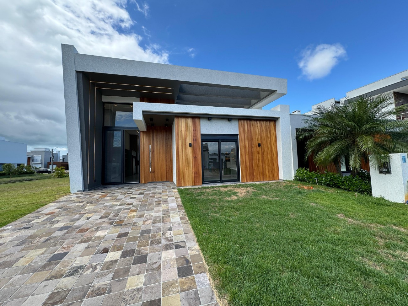 Casa em Condomínio 4 dormitórios para venda, Centro em Xangri-lá | Ref.: 13074