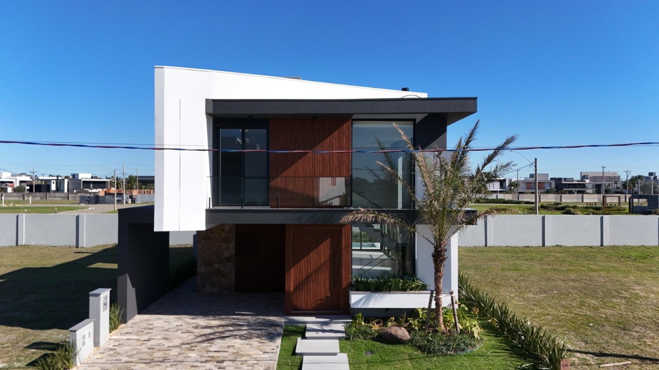 Casa em Condomínio 4 dormitórios para venda, Centro em Xangri-lá | Ref.: 13958