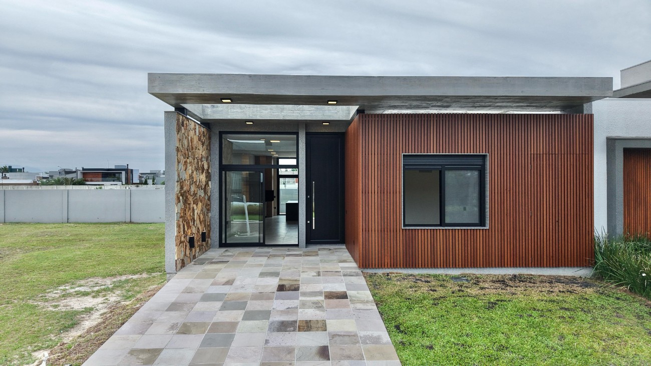 Casa em Condomínio 4 dormitórios para venda, Centro em Xangri-lá | Ref.: 16370